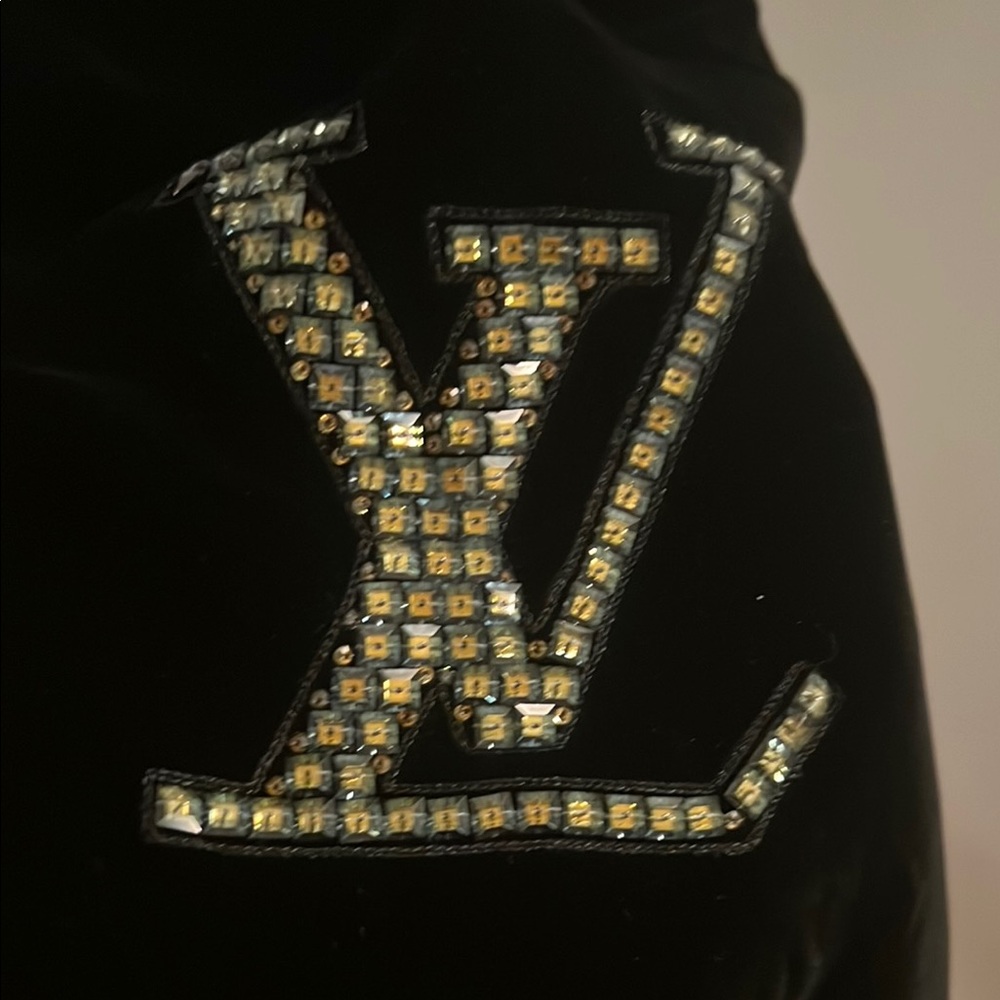 Louis Vuitton Black Velvet Scarf with Iconic LV Logo Rhinestones Silk backside - Picture 4 of 13